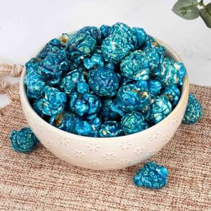 Popcorn mit Geschmack nach blauer Himbeere